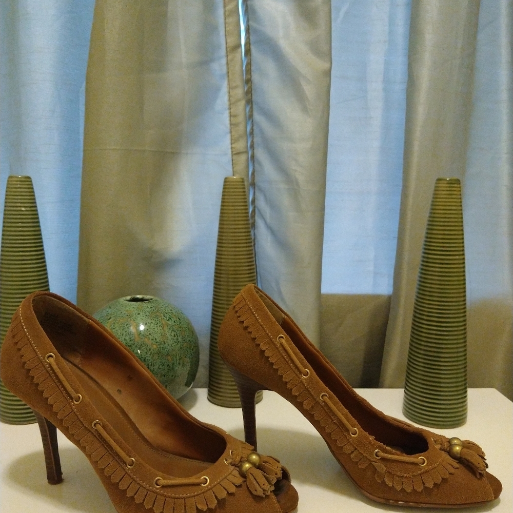 Pumps - Picture 3 of 5